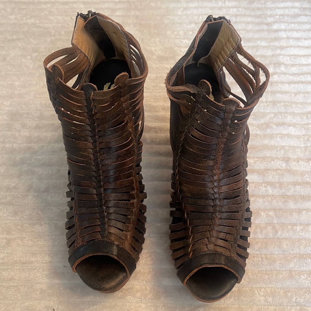 Sbicca Vintage Collection platform size